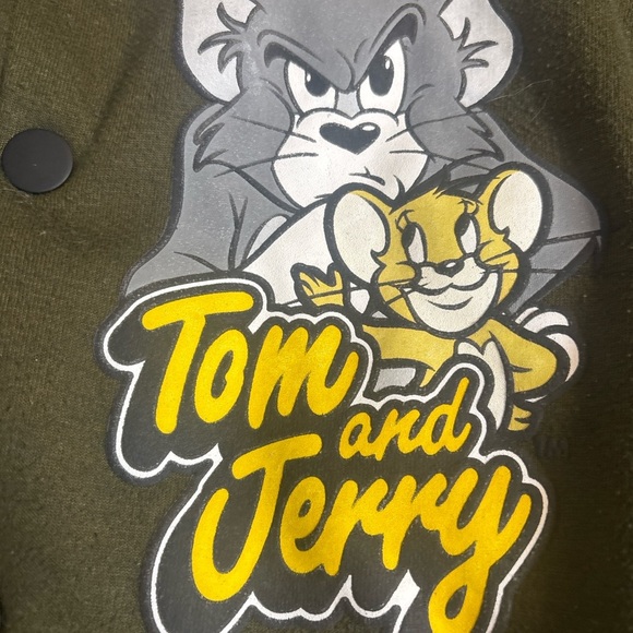 Tom & Jerry Green & Black Varsity Hoodie Jacket
Size: Medium 0078 - Picture 3 of 4